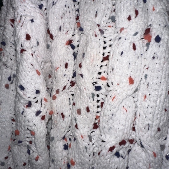 Moon & Madison White Knit with Colorful Speckles - Picture 3 of 4